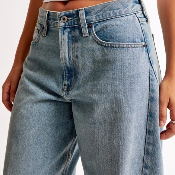 Curve Love Mid Rise Barrel Jean - Picture 4 of 6